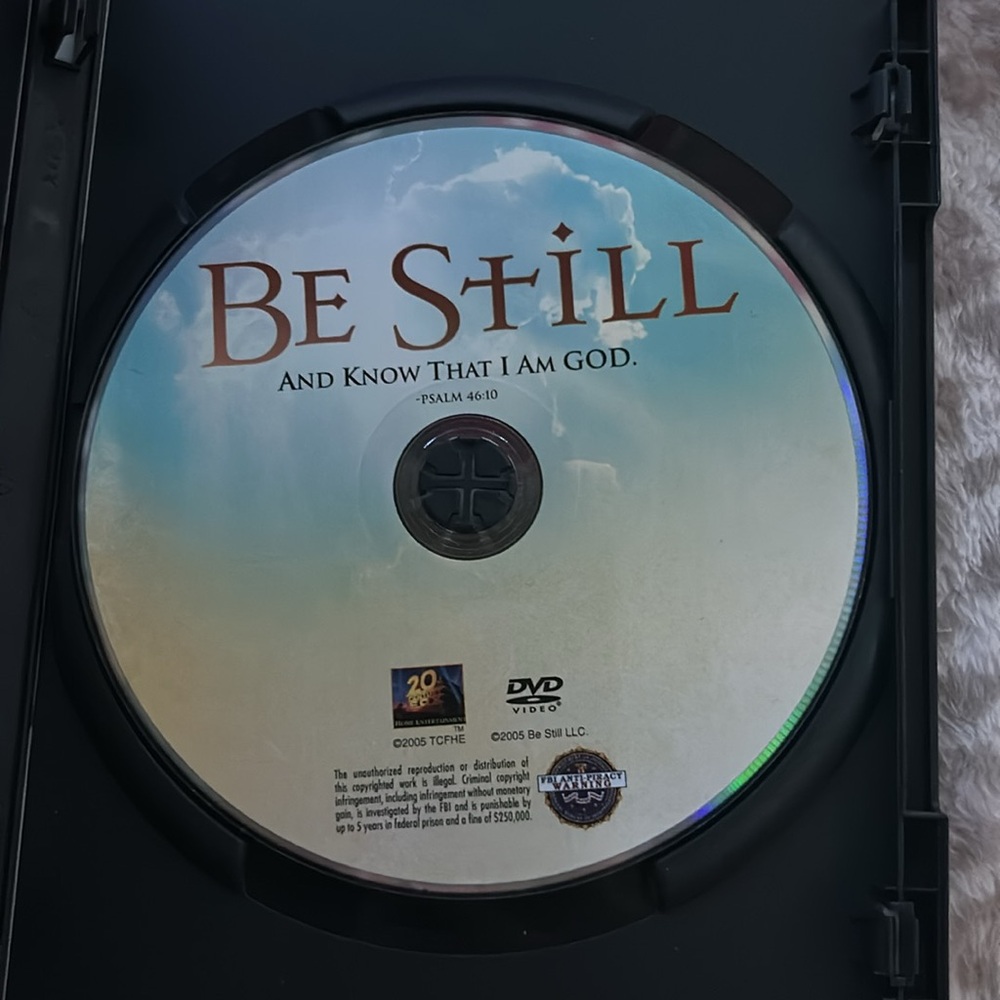 ☑️Be Still DVD - Picture 2 of 3